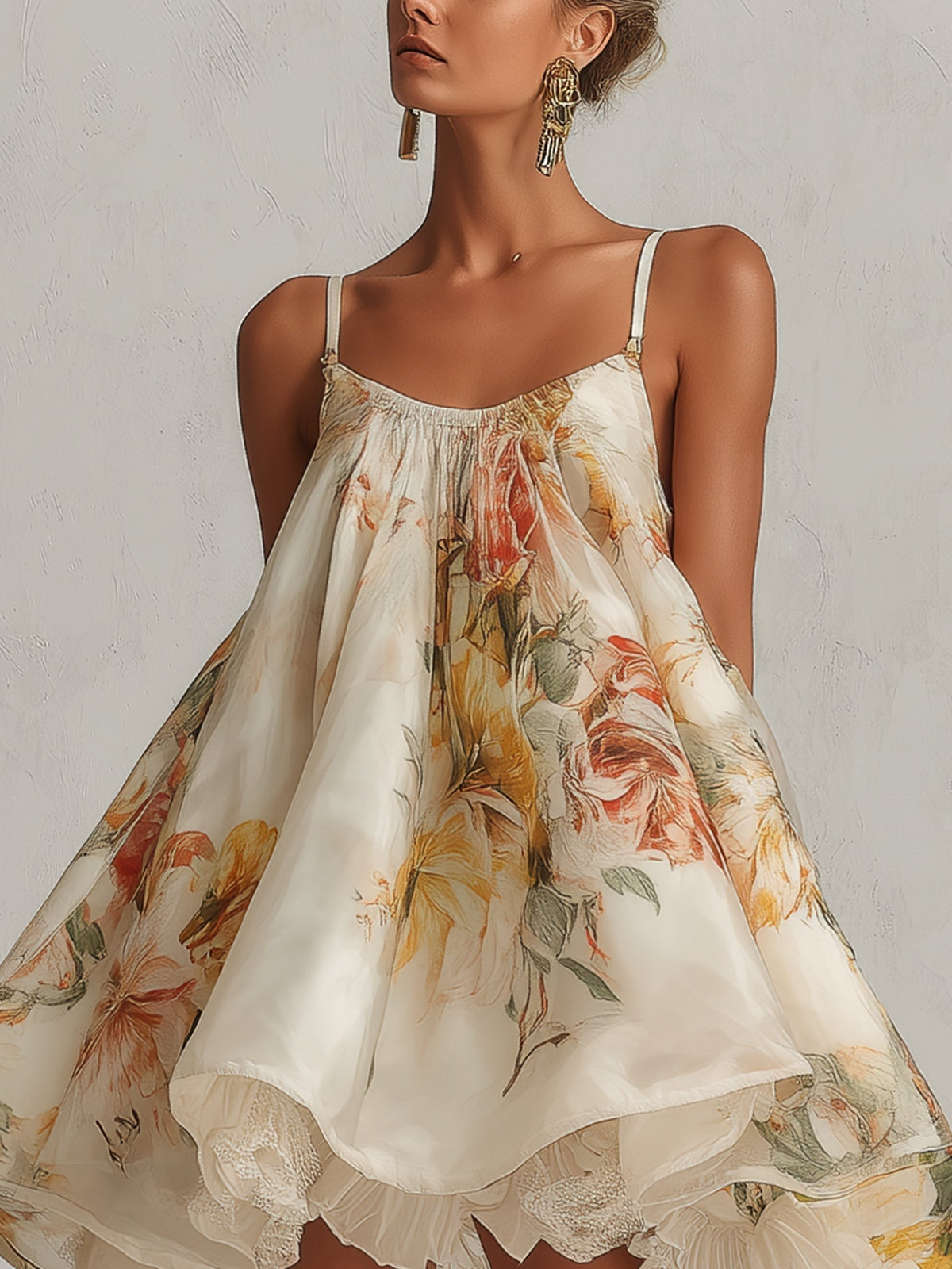 Beatrice | Mini Abito Svasato in Organza Floreale Beige con Bordo in Pizzo