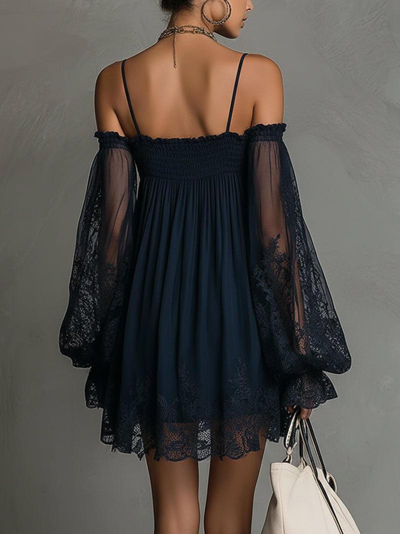 Noemi | Abito Corto in Chiffon Blu Navy con Spalle Scoperte e Finiture in Pizzo