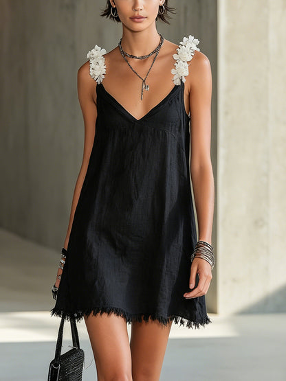 Noemi | Mini Abito Nero con Scollo a V e Spalline Floreali
