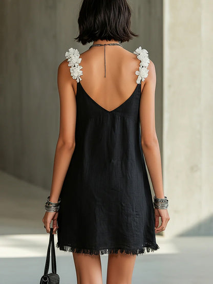 Noemi | Mini Abito Nero con Scollo a V e Spalline Floreali