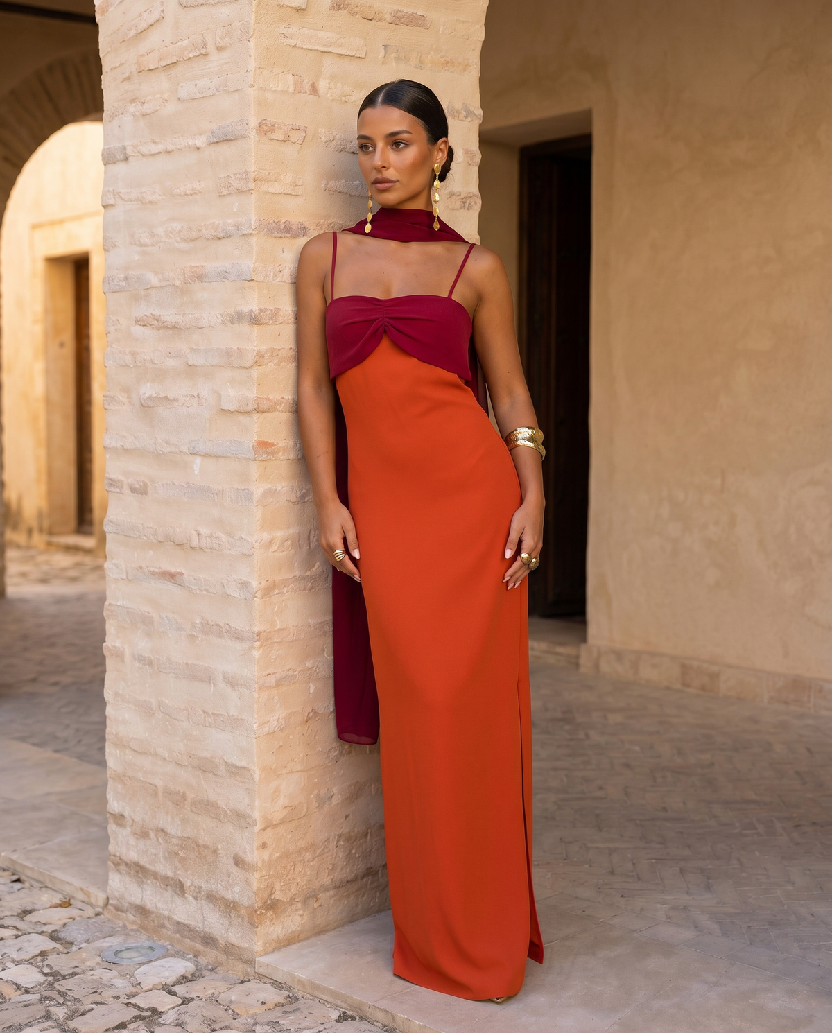 Alina | Abito Arancione con Scollo Rosso