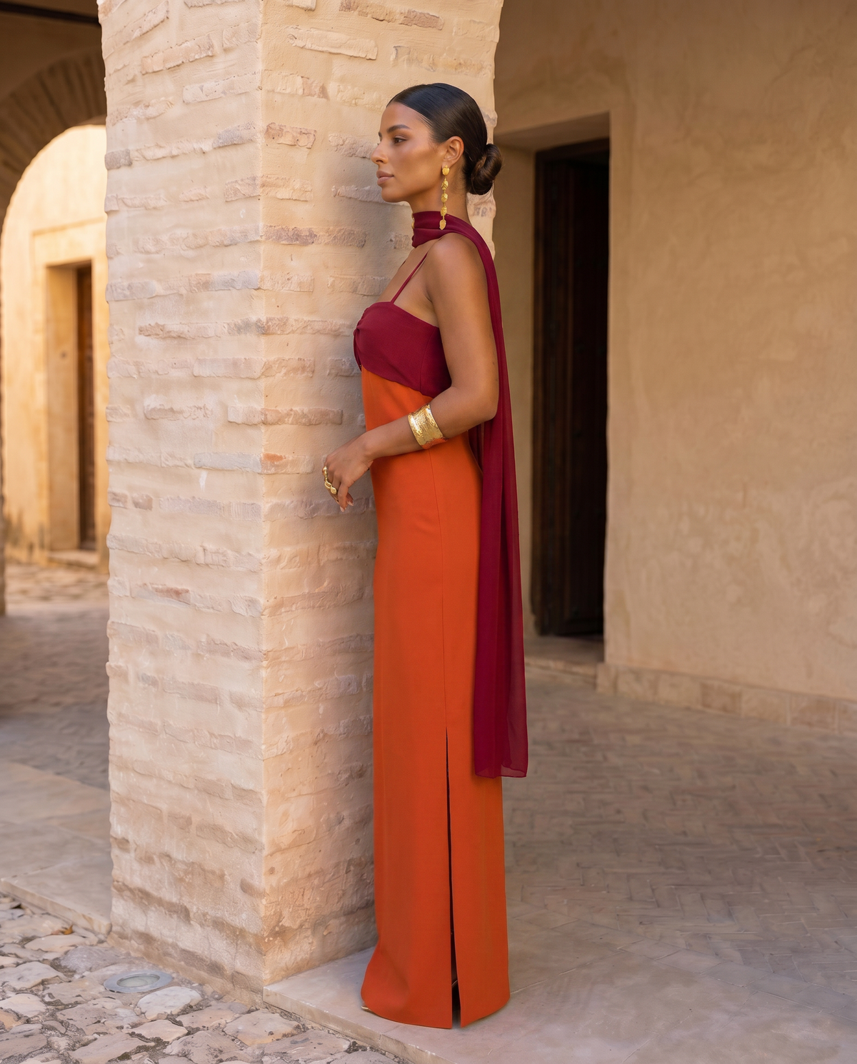 Alina | Abito Arancione con Scollo Rosso